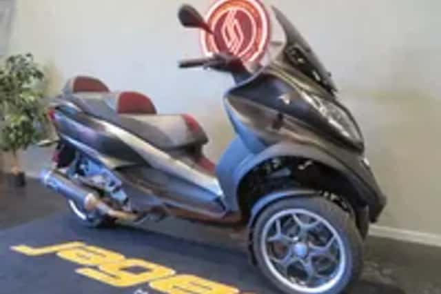 Piaggio MP3 500 LT SPORT ABS LEO-VINCE! (2017) thumbnail 2