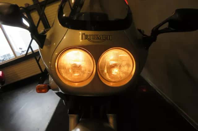 Triumph SPRINT 955 ST EXCLUSIVE (1998) thumbnail 4