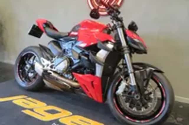 Ducati Streetfighter V2 PERFECT! HISTORIE (2022) thumbnail 2