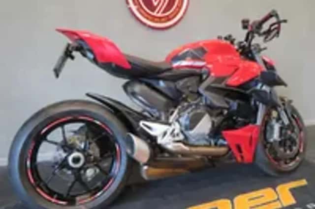 Ducati Streetfighter V2 PERFECT! HISTORIE (2022) thumbnail 3