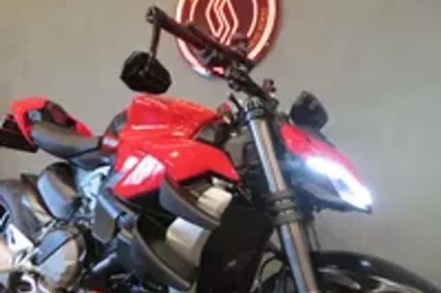 Ducati Streetfighter V2 PERFECT! HISTORIE (2022) thumbnail 5