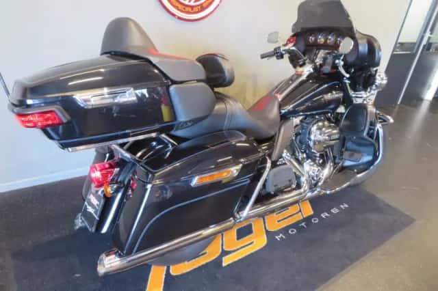 Harley-Davidson ULTRA GLIDE LIMITED (2014) thumbnail 3