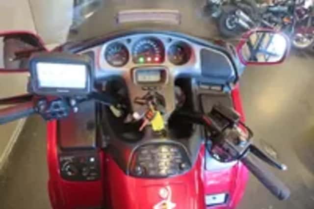 Honda GL 1800 GOLDWING FULL!! (2004) thumbnail 5