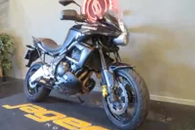 Kawasaki Versys 650 BLACK EDITION! (2010) thumbnail 6