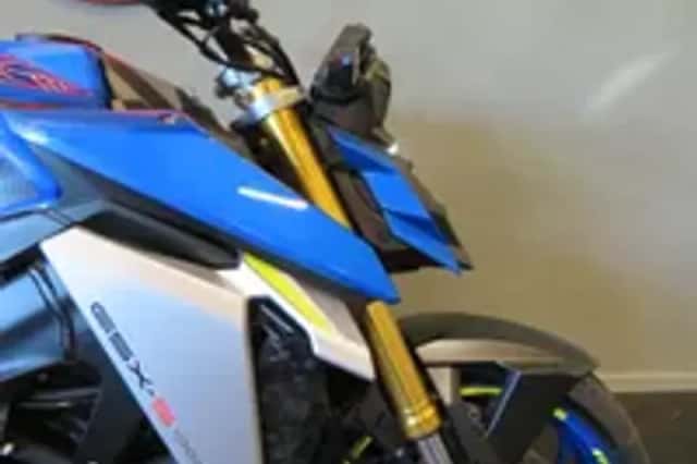 Suzuki GSX GSX-S 1000 GSXS HISTORIE AKRAPOVIC! (2021) thumbnail 6