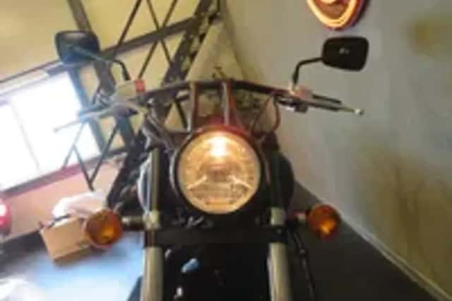 Kawasaki VN 900 VN 900 CUSTOM VANCE&HINES (2010) thumbnail 4