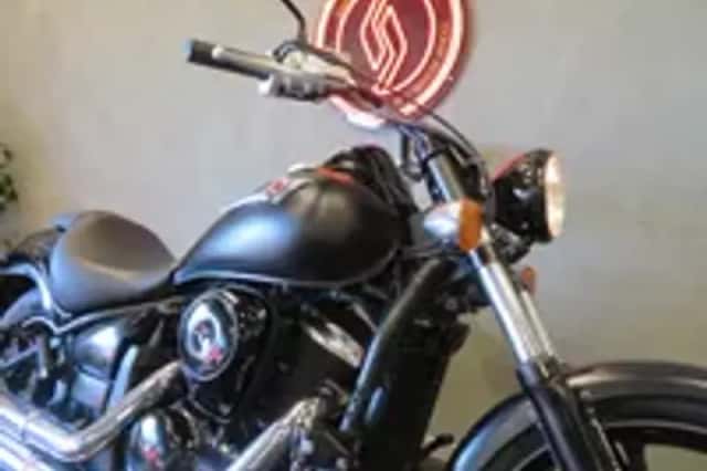 Kawasaki VN 900 VN 900 CUSTOM VANCE&HINES (2010) thumbnail 5