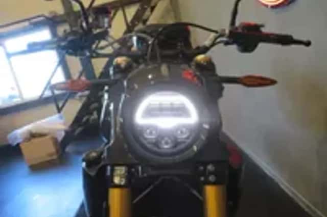 Indian FTR 1200 S CARBON AKRAPOVIC FULL OP (2020) thumbnail 4