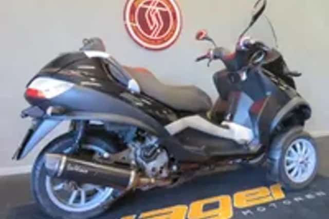 Piaggio MP3 400 LT MET VOETREM! (2009) thumbnail 3