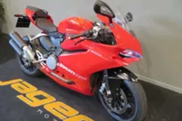 Ducati Supersport (2015) thumbnail 2
