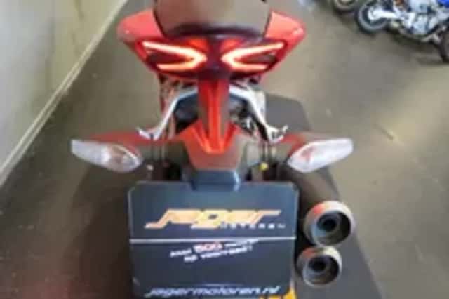 Ducati Supersport (2015) thumbnail 4