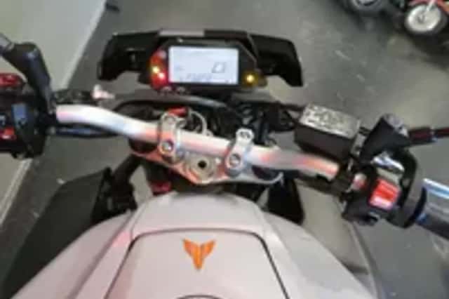 Yamaha MT 10 MT10 MT-10 ABS TCS (2021) thumbnail 5