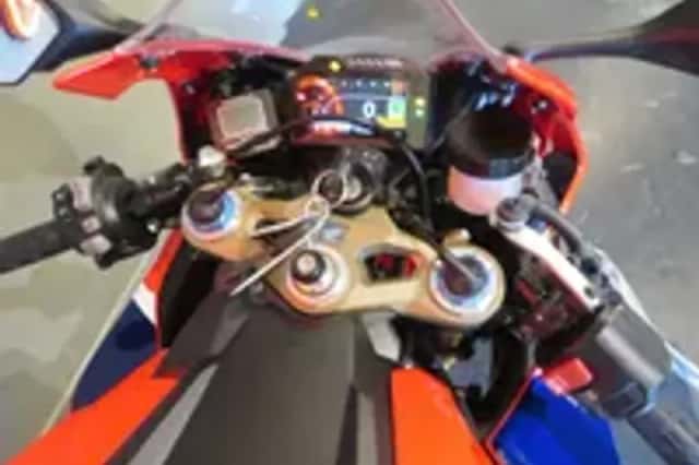 Honda CBR 1000 RR SP FACTORY (2018) thumbnail 5