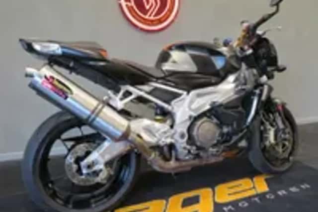 Aprilia Tuono 1000 RR AKRA ZEER FRAAI! (2006) thumbnail 3