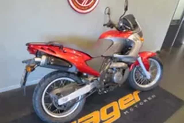 Aprilia Pegaso 650 I.E ZEER FRAAI! TOP CASE (2001) thumbnail 3