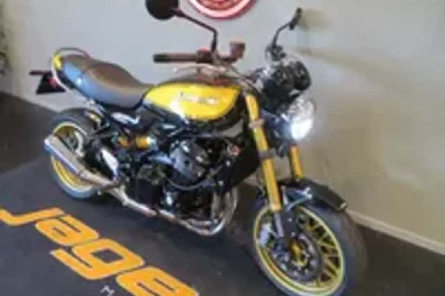 Kawasaki Z900RS (2024) thumbnail 2