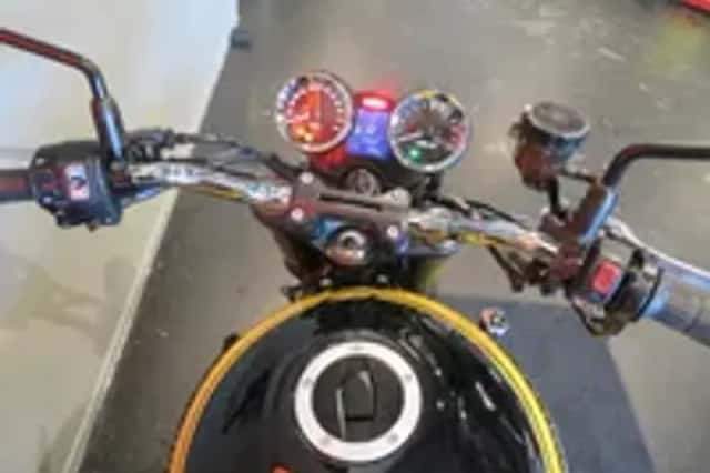 Kawasaki Z900RS (2024) thumbnail 5