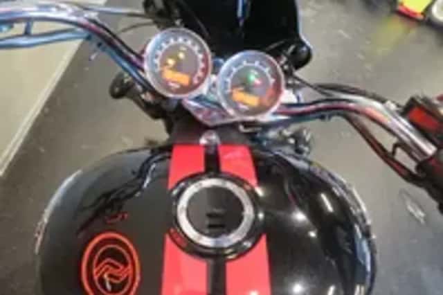 Triumph Rocket III ROADSTER SUPERFRAAI! (2014) thumbnail 5