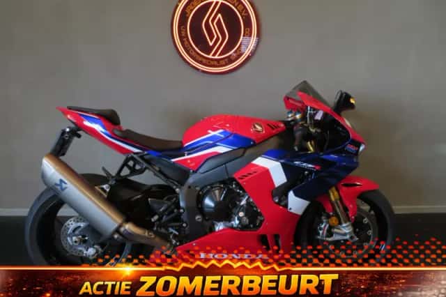 Honda CBR 1000 RR RR-R FIREBLADE SP PERFECT! (2022) thumbnail 1