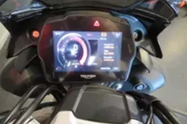 Triumph Speed Triple 1200 RS ABS PERFECT! (2021) thumbnail 6