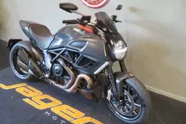 Ducati Diavel CARBON ZELDZAAM FRAAI! (2011) thumbnail 2