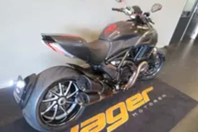Ducati Diavel CARBON ZELDZAAM FRAAI! (2011) thumbnail 3
