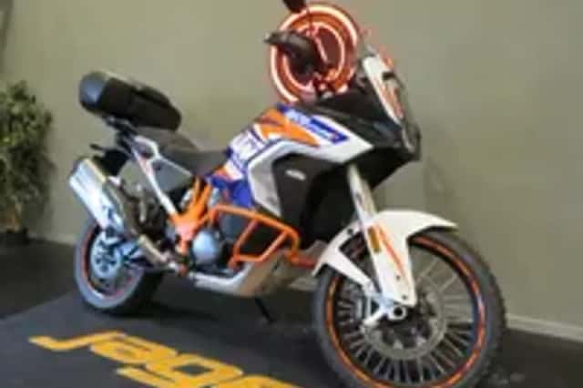 KTM 1290 SUPER ADVENTURE R (2022) thumbnail 2