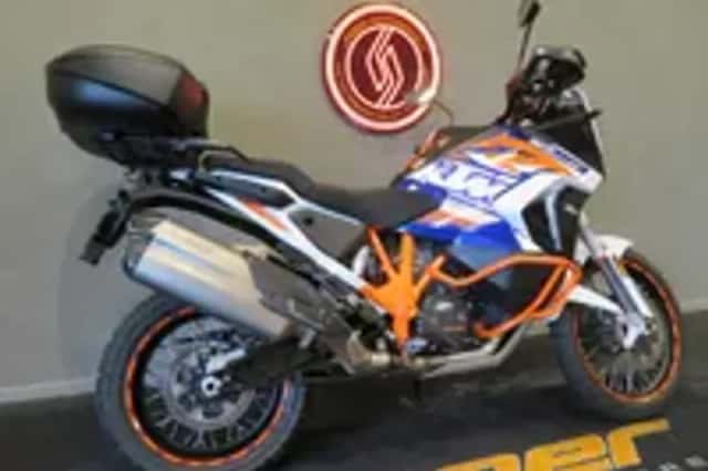 KTM 1290 SUPER ADVENTURE R (2022) thumbnail 3