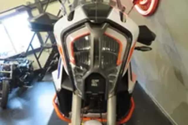 KTM 1290 SUPER ADVENTURE R (2022) thumbnail 4