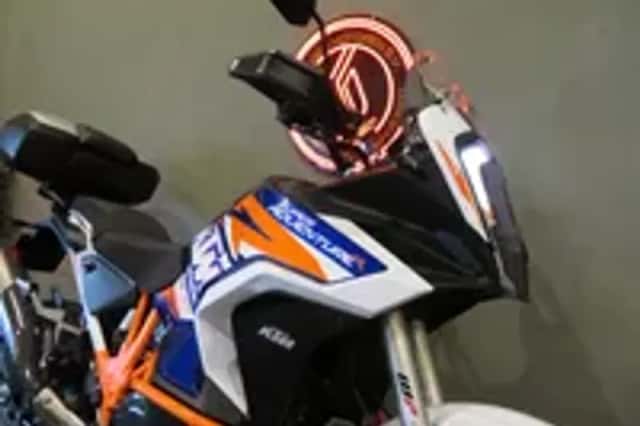 KTM 1290 SUPER ADVENTURE R (2022) thumbnail 5
