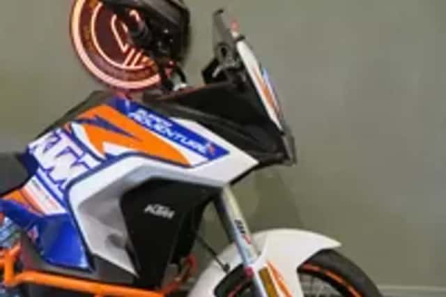 KTM 1290 SUPER ADVENTURE R (2022) thumbnail 6