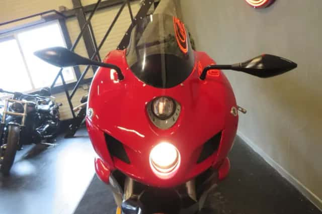 Ducati 749S (2005) thumbnail 4