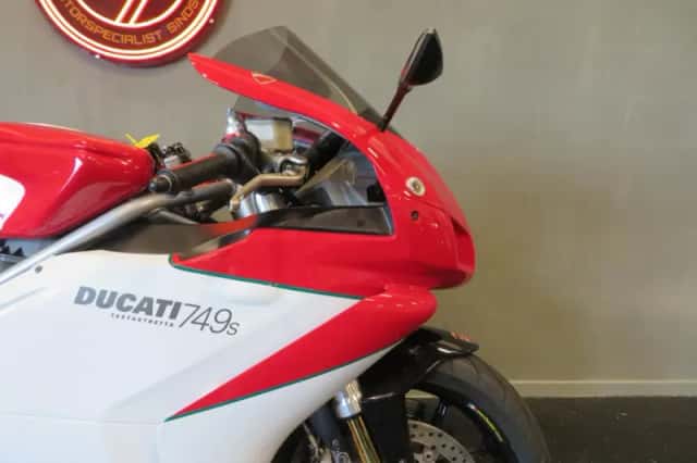 Ducati 749S (2005) thumbnail 6