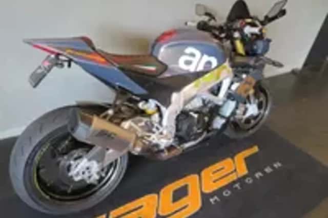 Aprilia Tuono V4 R Aprc (2017) thumbnail 3