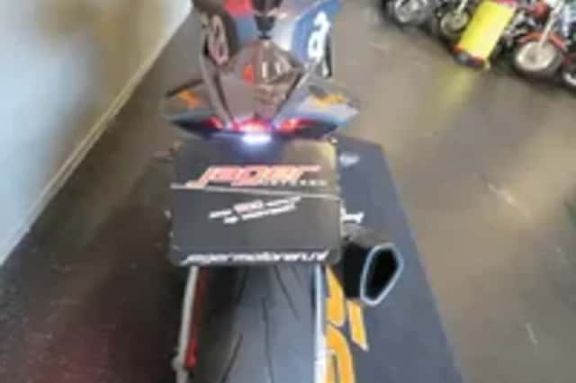 Aprilia Tuono V4 R Aprc (2017) thumbnail 4