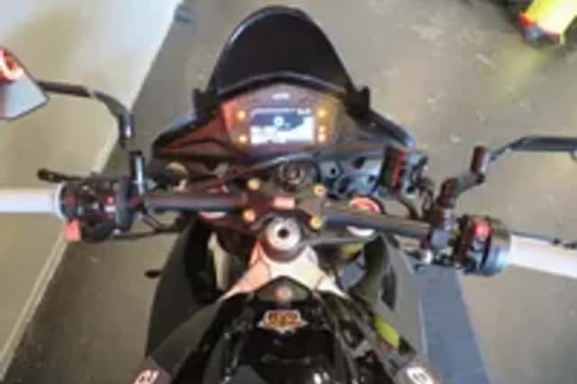 Aprilia Tuono V4 R Aprc (2017) thumbnail 5