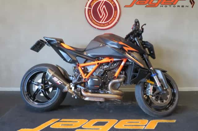 KTM 1390 Super Duke R EVO (2024) thumbnail 1