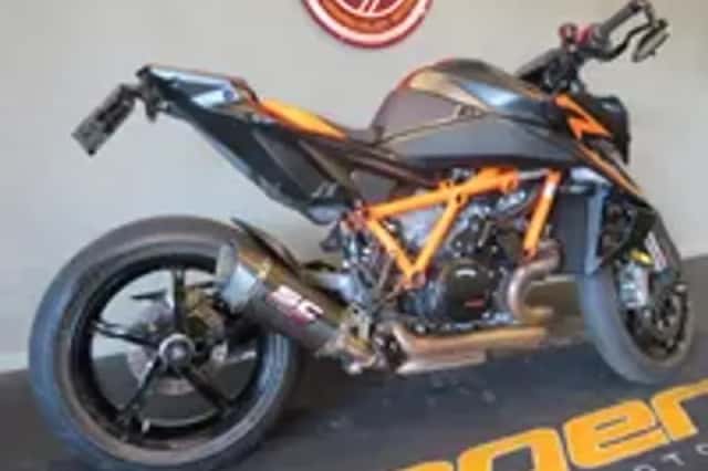 KTM 1390 Super Duke R EVO (2024) thumbnail 3
