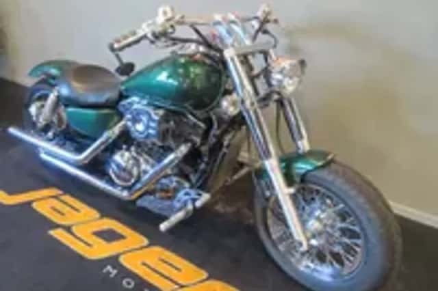 Kawasaki VN1500 CLASSIC MOOIE BOBBER! (1999) thumbnail 2