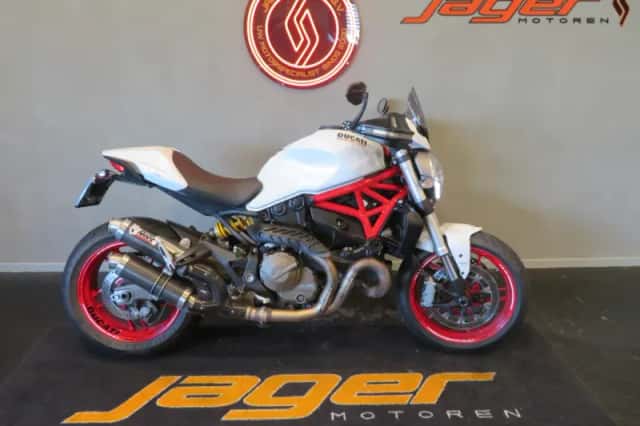 Ducati Monster 821 (2015) thumbnail 1