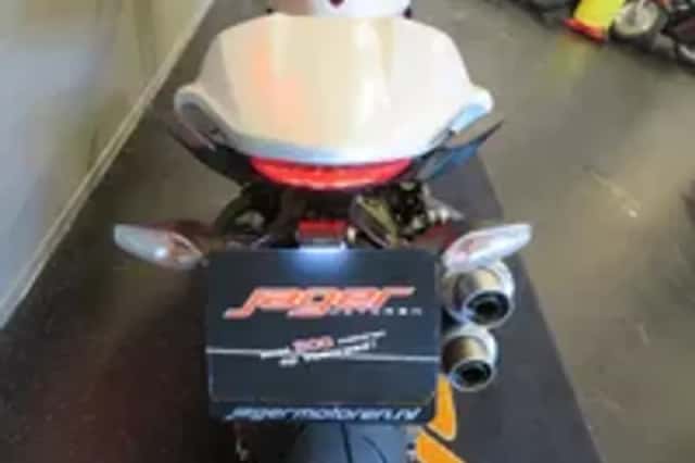 Ducati Monster 821 (2015) thumbnail 4
