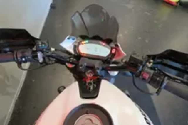 Ducati Monster 821 (2015) thumbnail 5