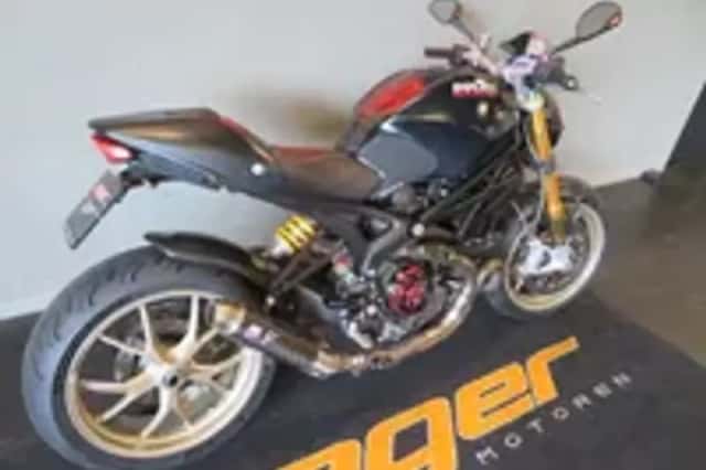 Ducati Monster 1100S (2009) thumbnail 3