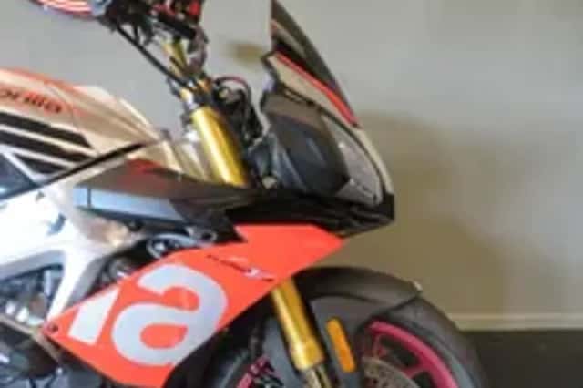 Aprilia Tuono V4 1100 FACTORY (2018) thumbnail 6