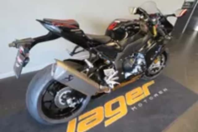 Honda CBR1000RR (2021) thumbnail 3