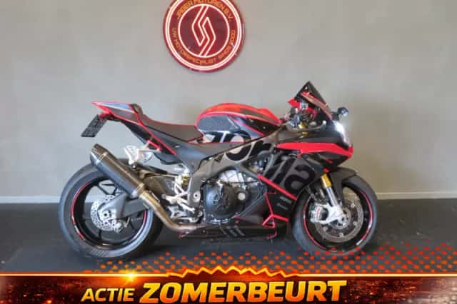 Aprilia RSV4 (2014) thumbnail 1
