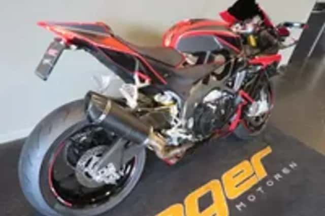 Aprilia RSV4 (2014) thumbnail 3