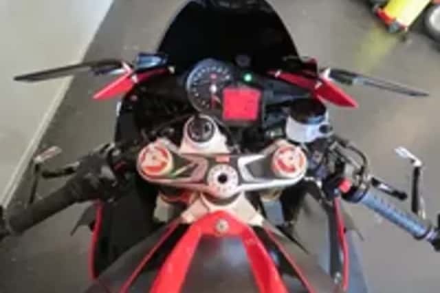 Aprilia RSV4 (2014) thumbnail 5