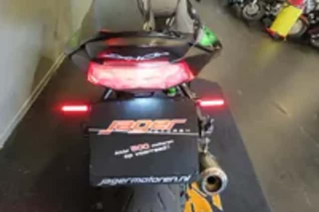 Kawasaki ZX 10 (2010) thumbnail 4