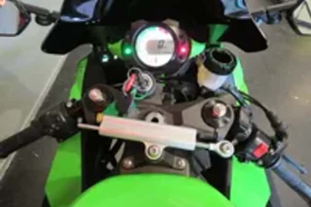 Kawasaki ZX 10 (2010) thumbnail 5